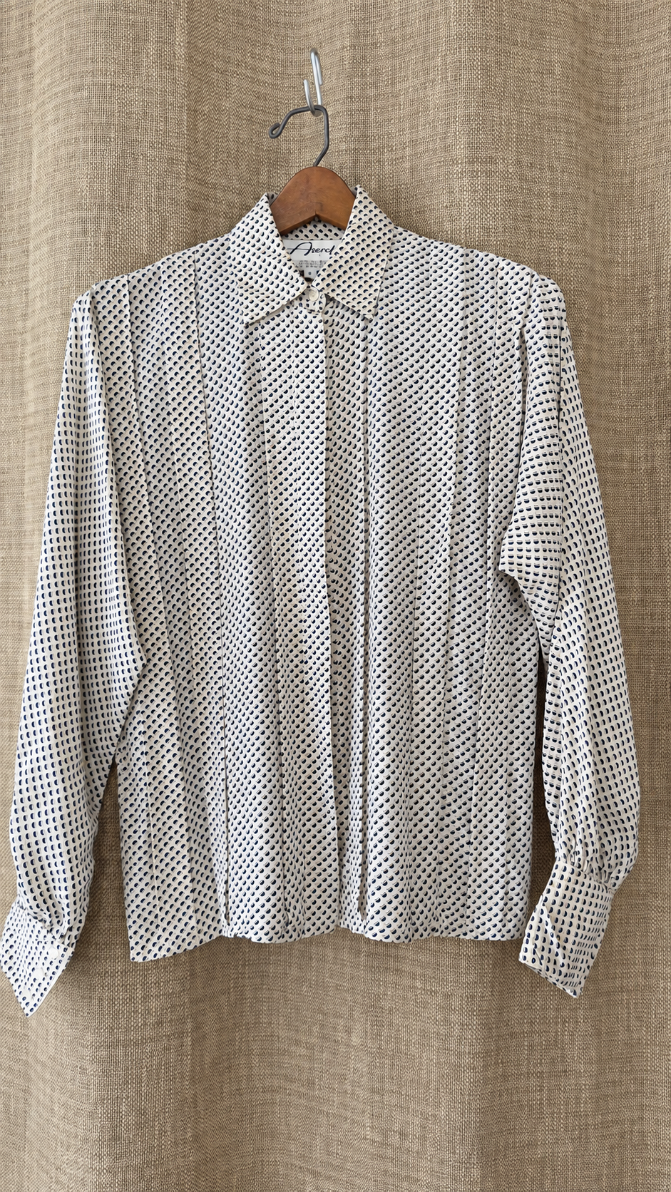 INV-013 Aseret hanging front