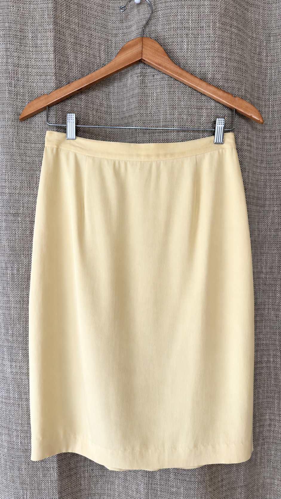 INV-049 Episode butter-yellow silk skirt hanging front