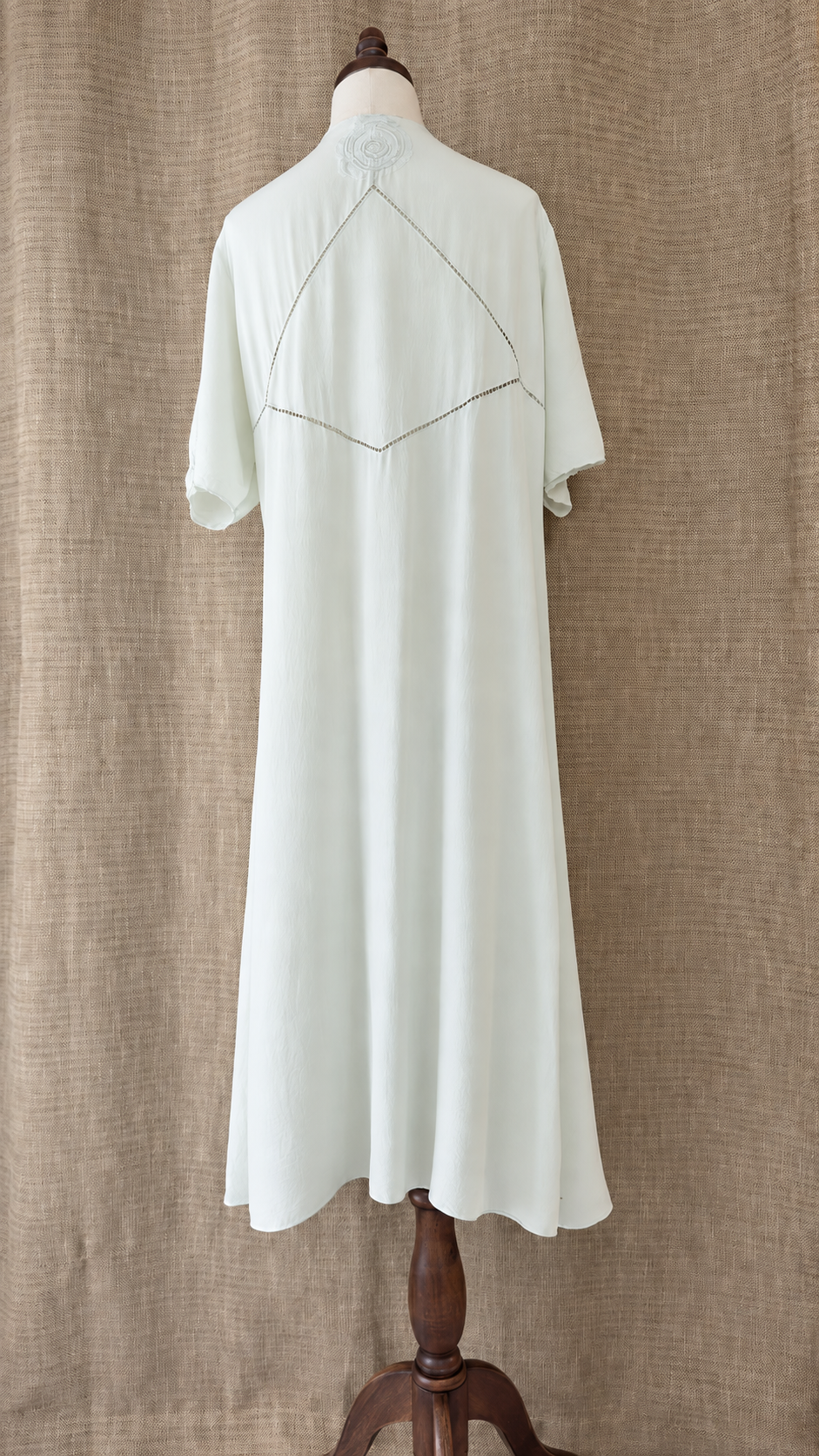 INV-052 Xiangfeng pale gray-green silk dress mannequin back