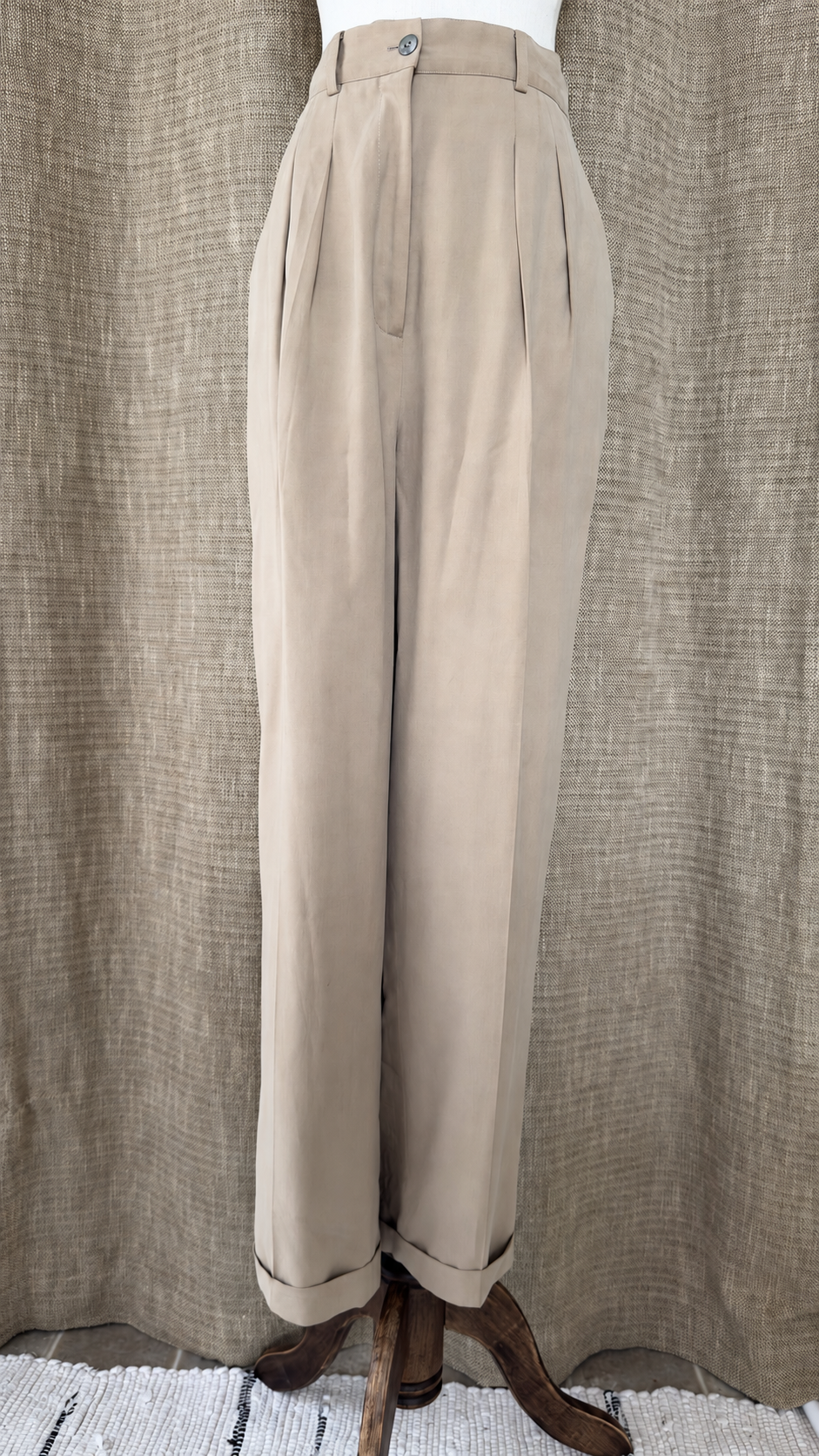 INV-093 Preview Collection mannequin front