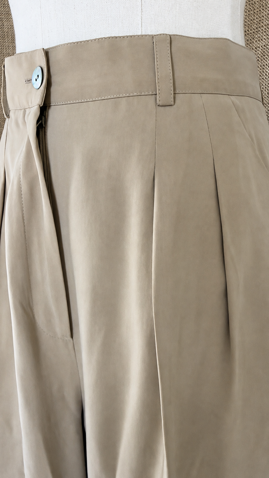 INV-093 Preview Collection back waist detail