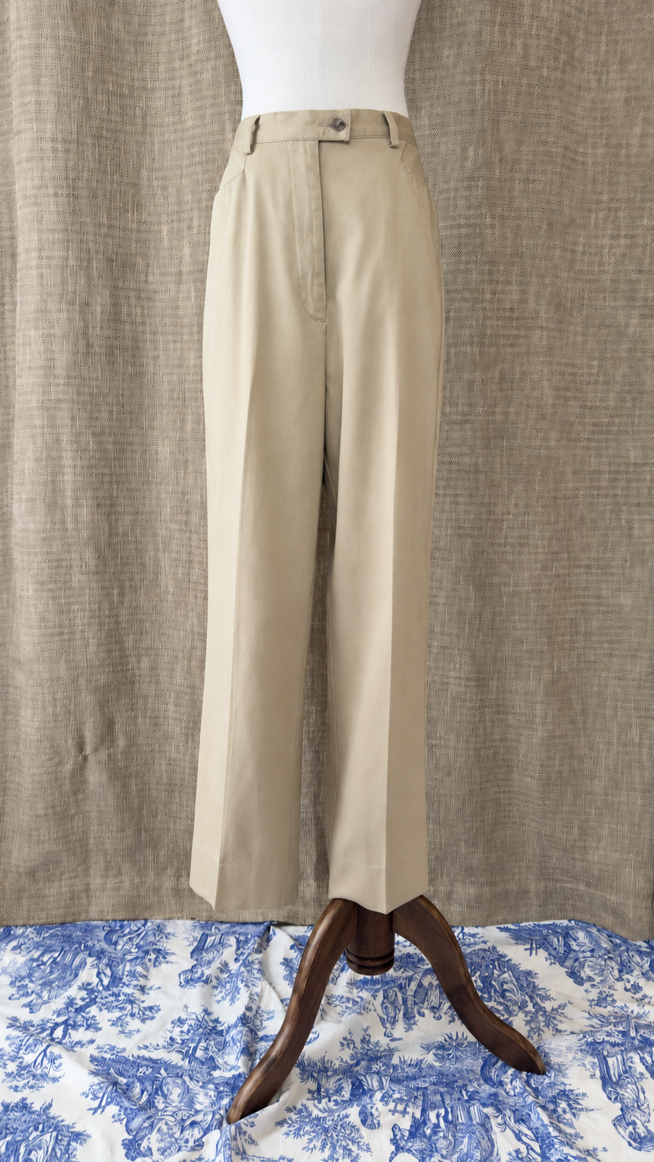 INV-097 Brooks Brothers hero mannequin front