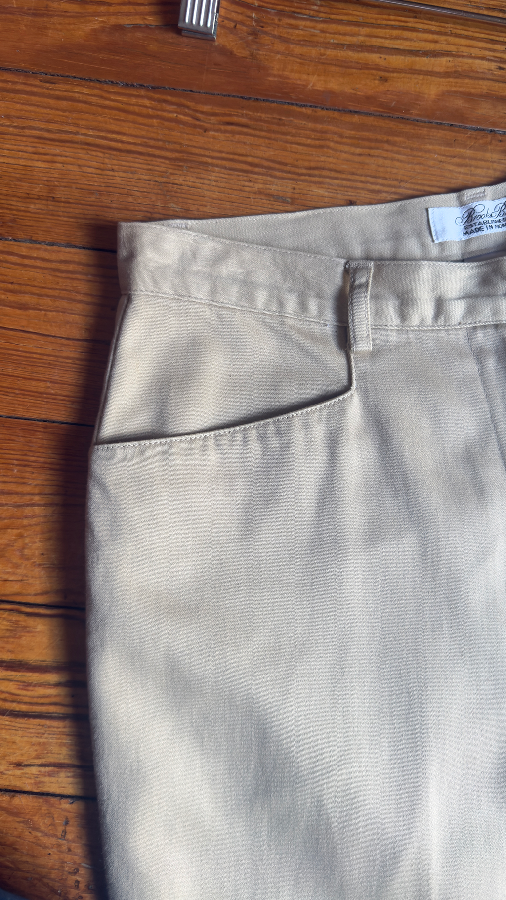 INV-097 Brooks Brothers front waist detail