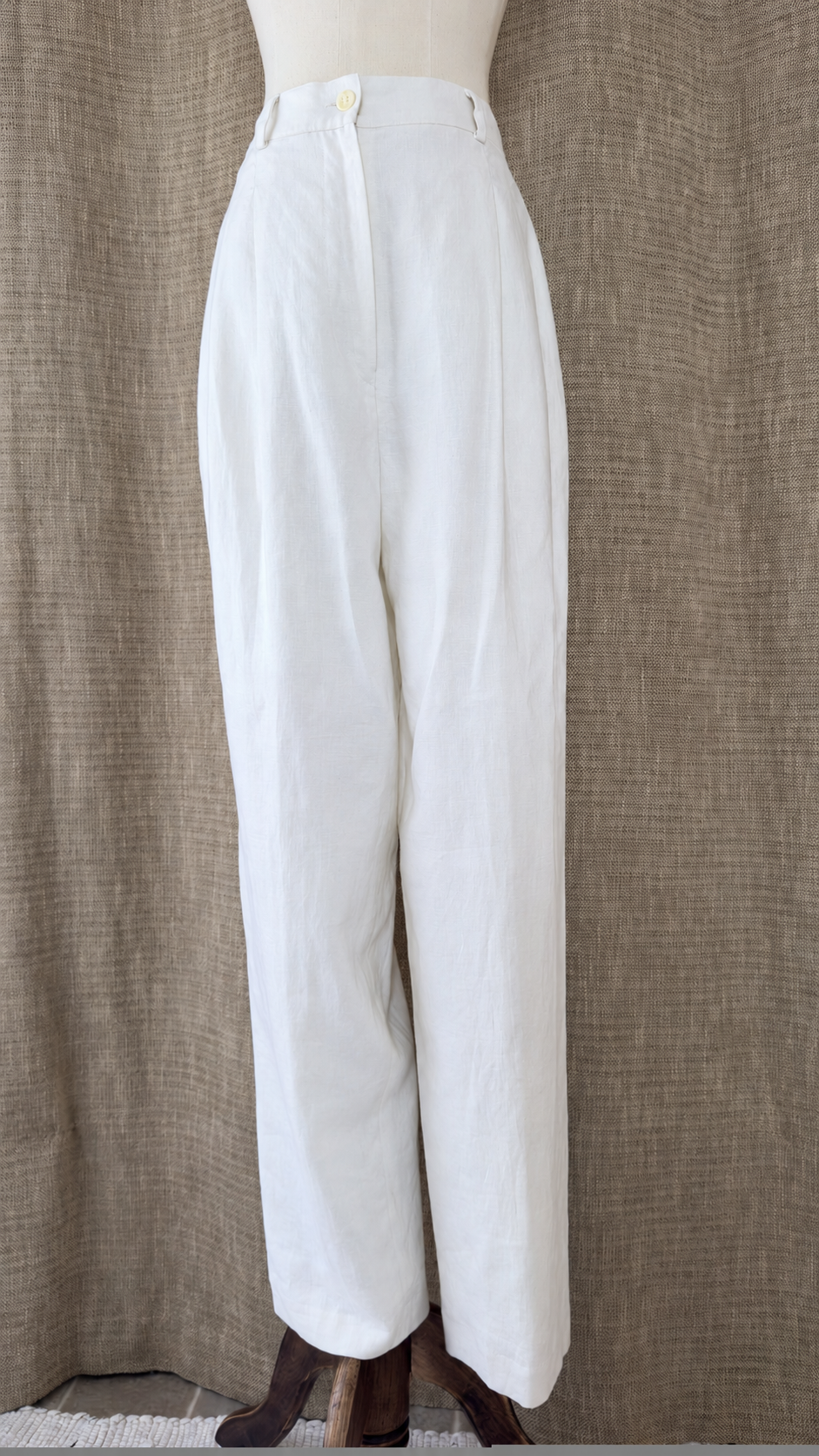 INV-102 Amanda Smith mannequin front