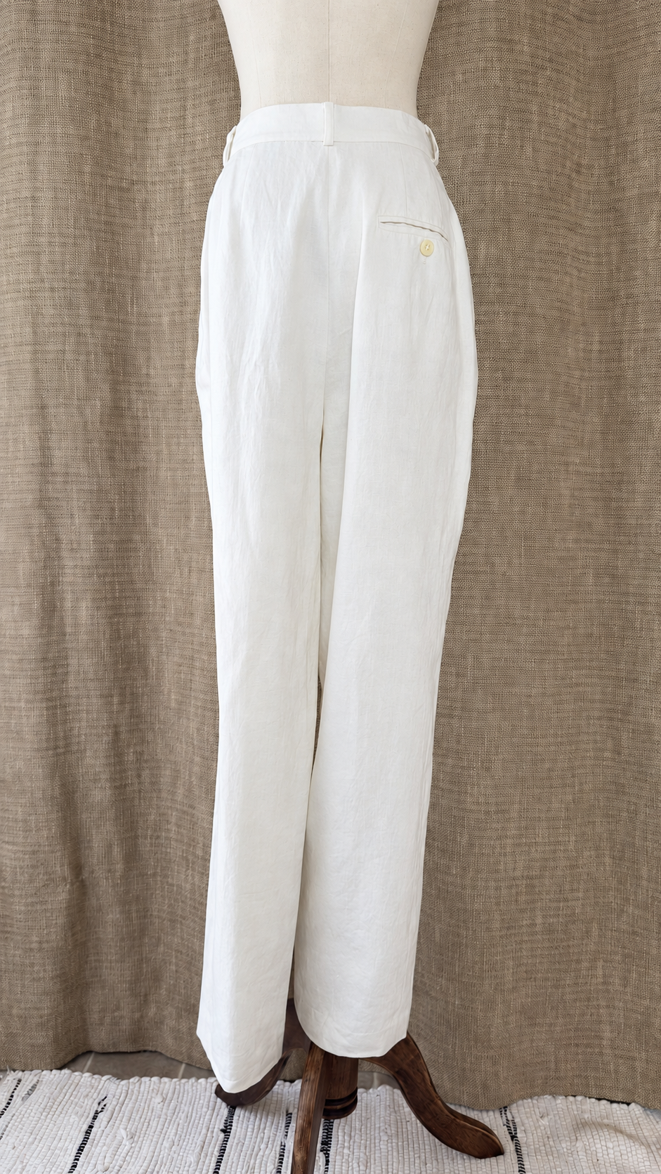 INV-102 Amanda Smith mannequin back