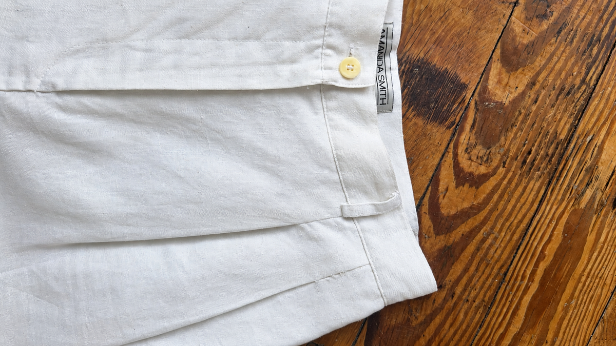 INV-102 Amanda Smith brand back pocket detail