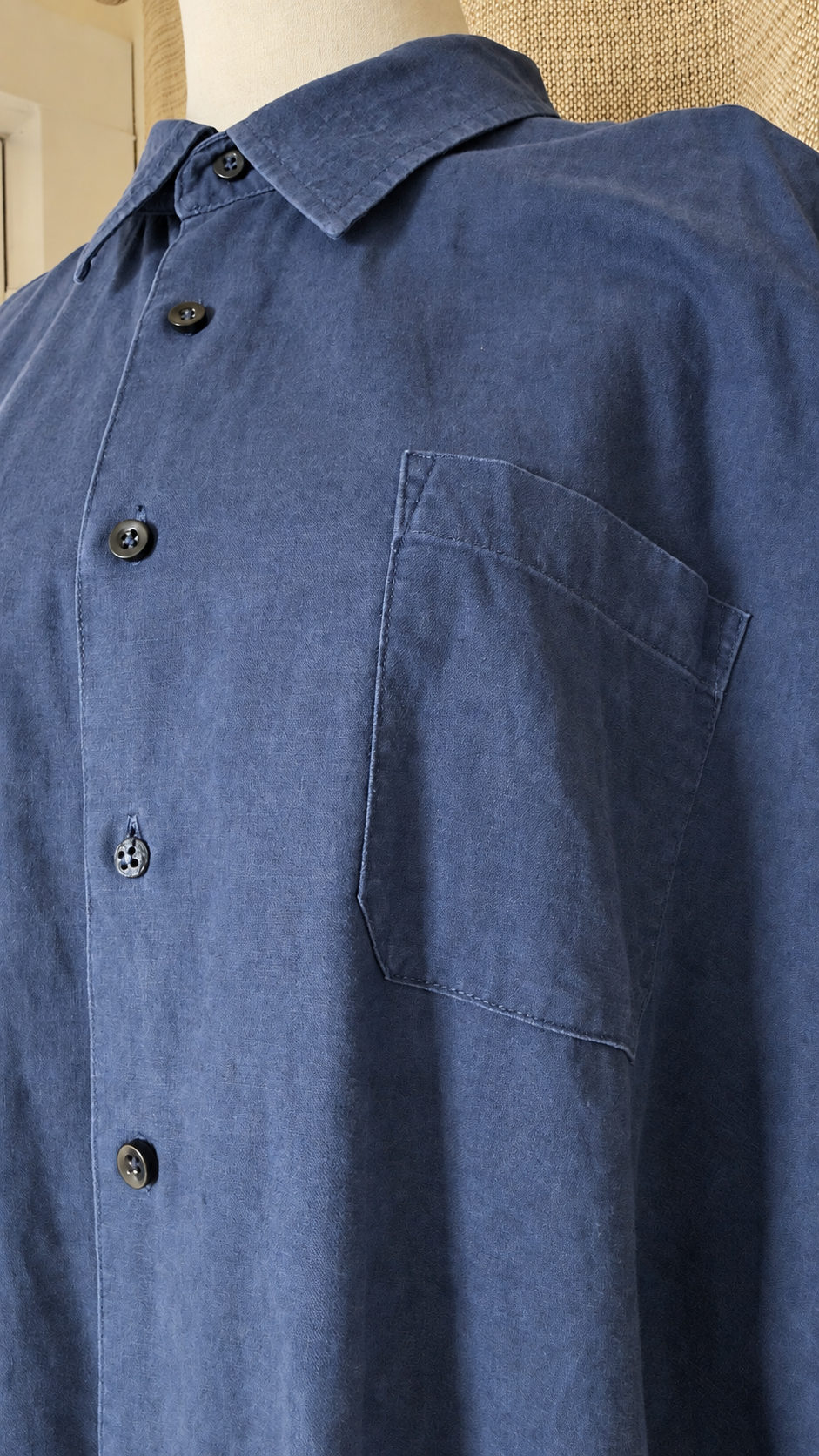 INV-210 Linea Uomo placket pocket detail