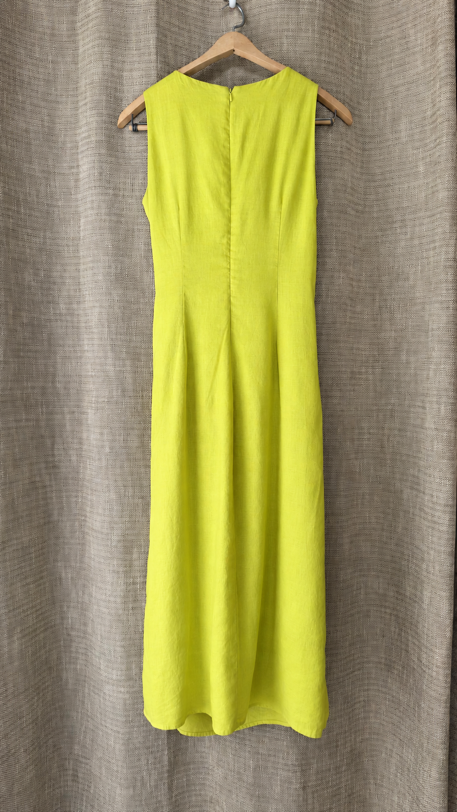 INV-268 Magaschoni linen dress hanging back