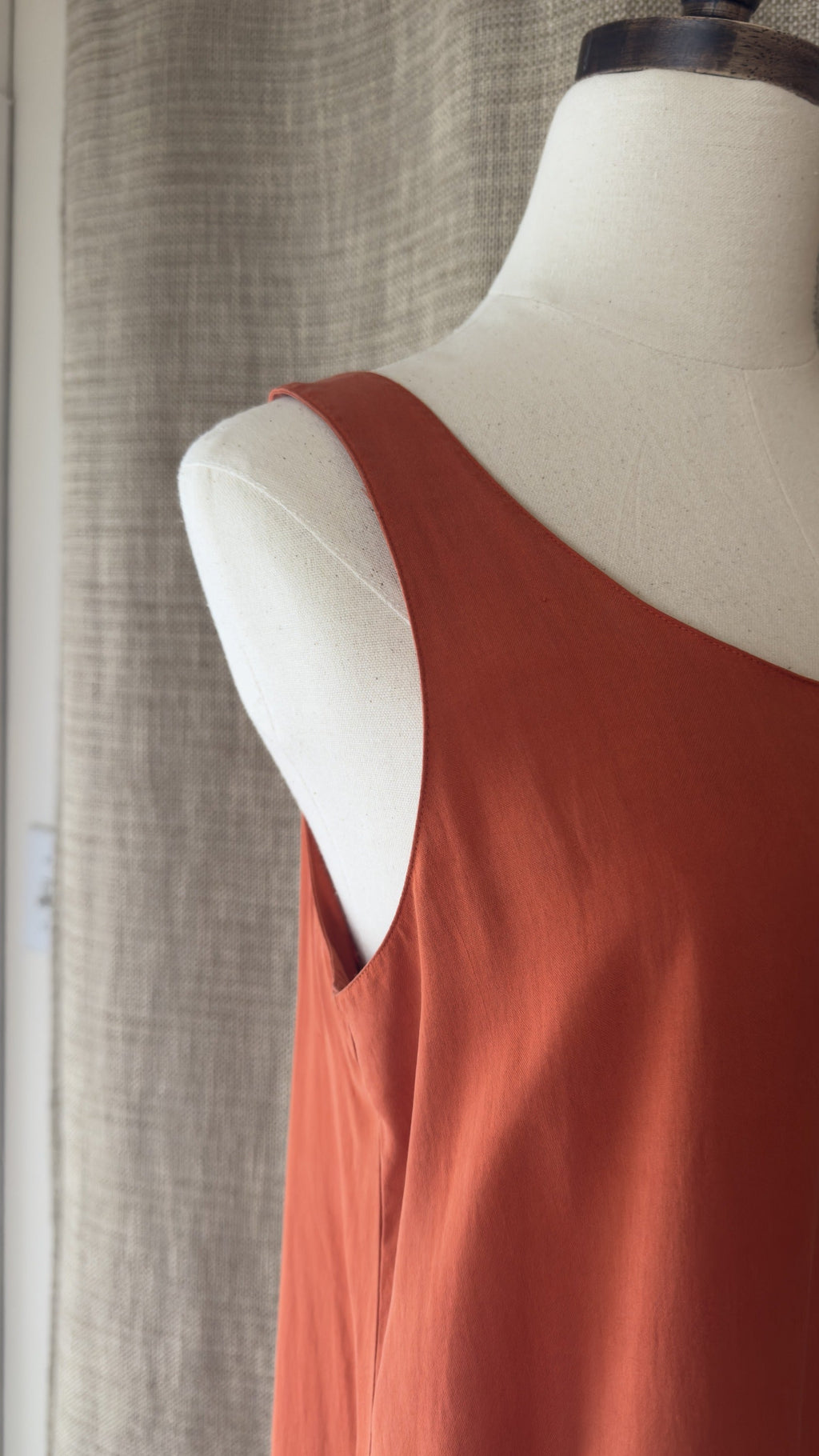 INV-017 Tweeds silk dress detail 1
