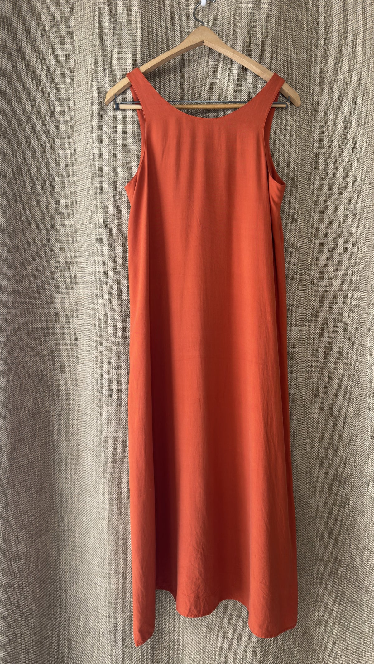 INV-017 Tweeds silk dress hanging back