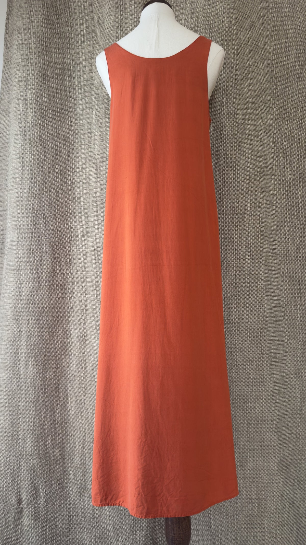 INV-017 Tweeds silk dress mannequin back