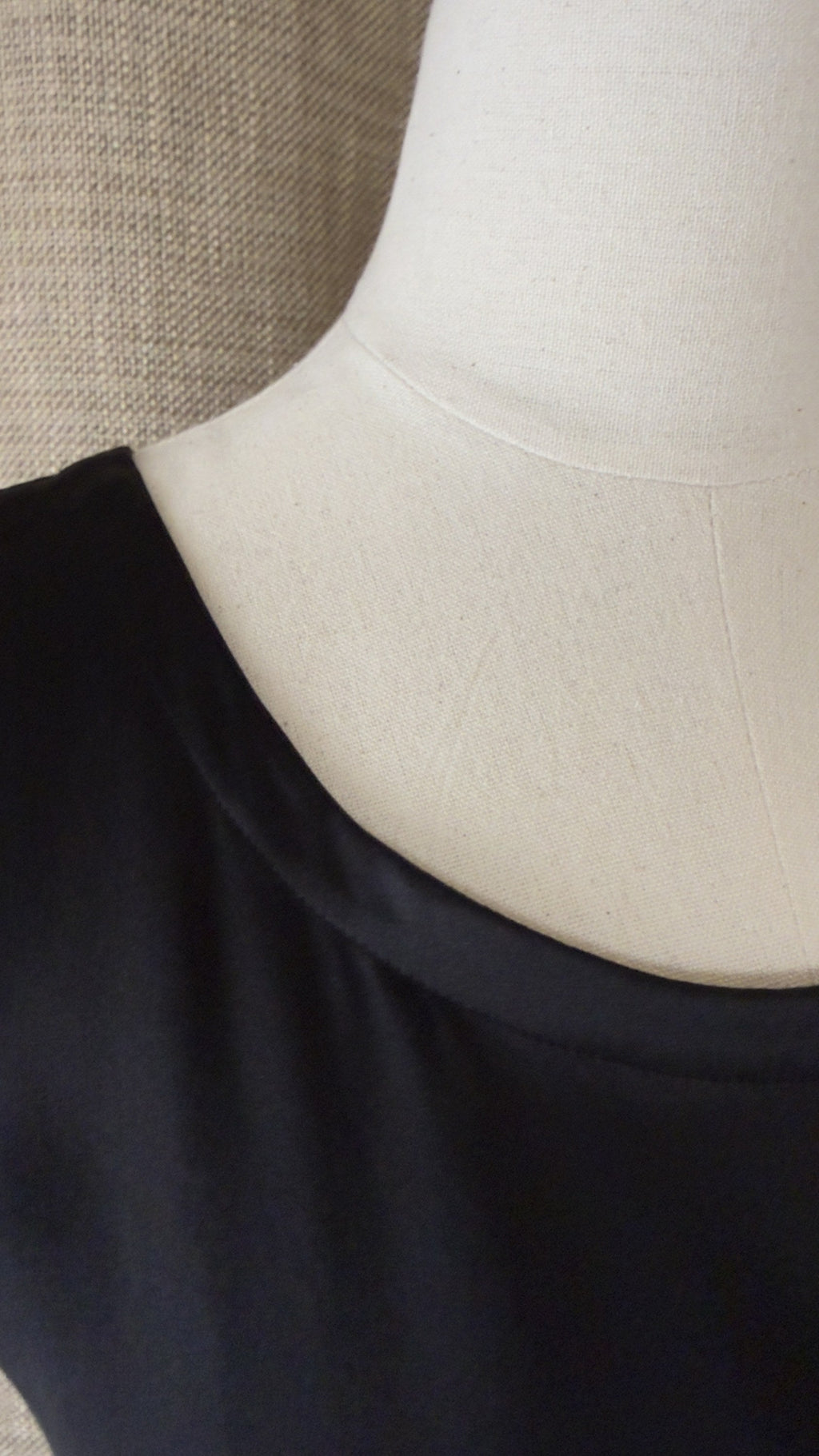 INV-103 Eileen Fisher silk top neckline detail