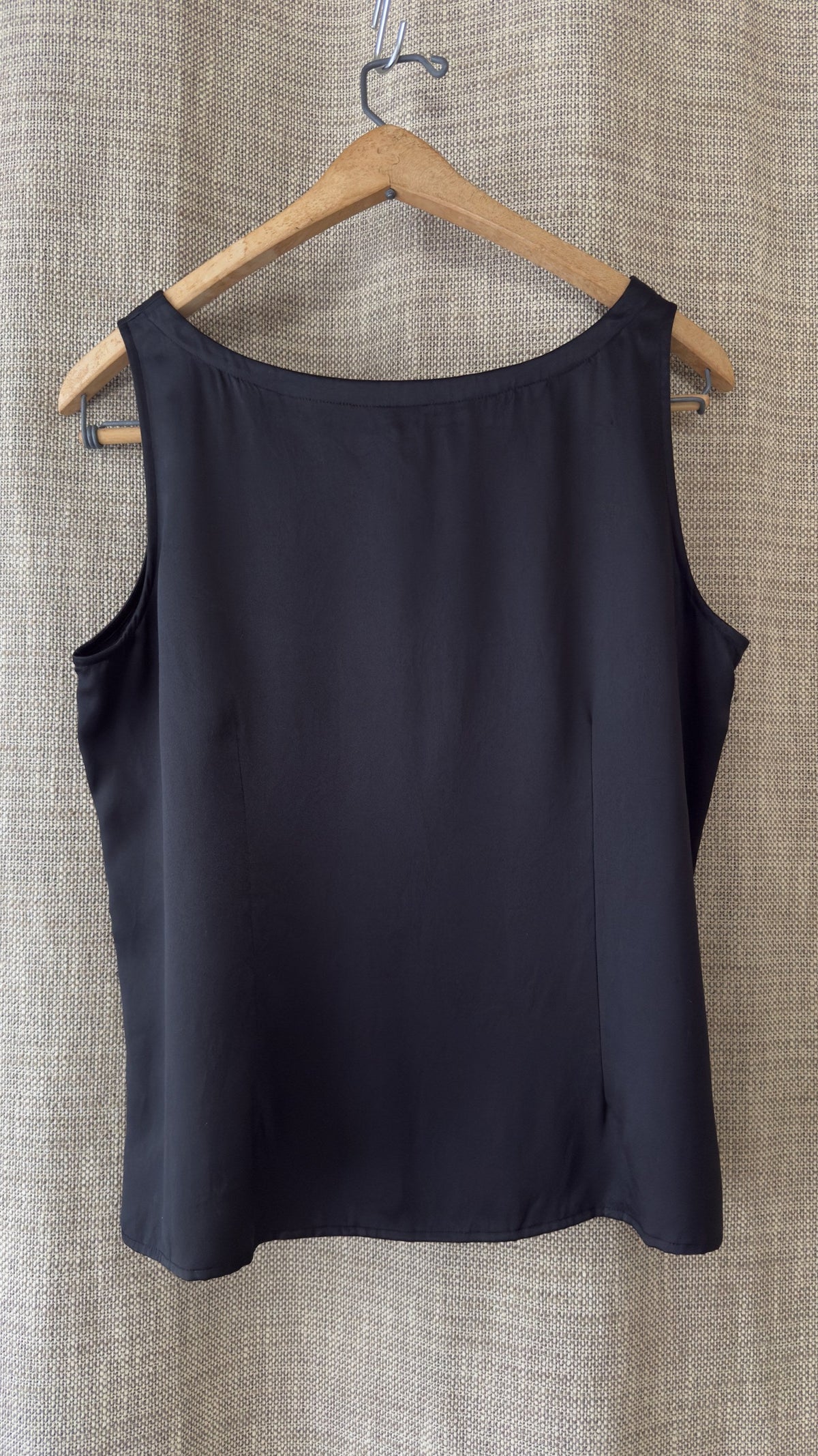INV-103 Eileen Fisher silk top hanging front