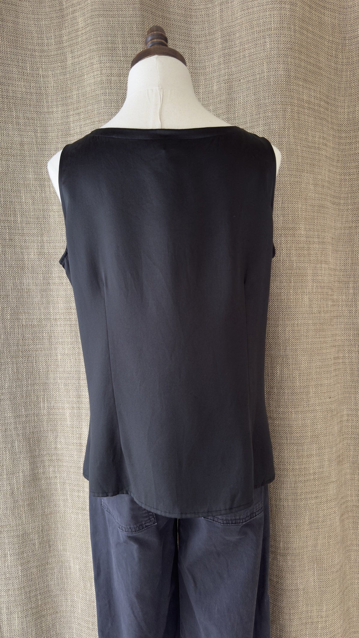 INV-103 Eileen Fisher silk top mannequin back