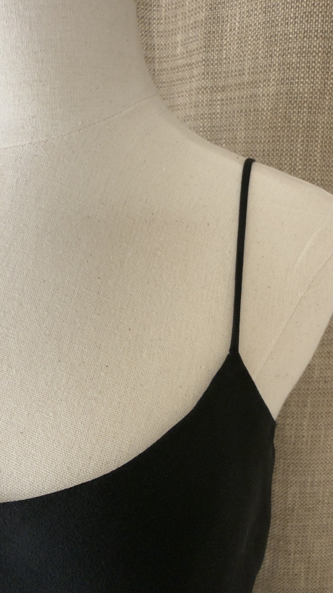 INV-104 Ann Taylor silk top strap detail