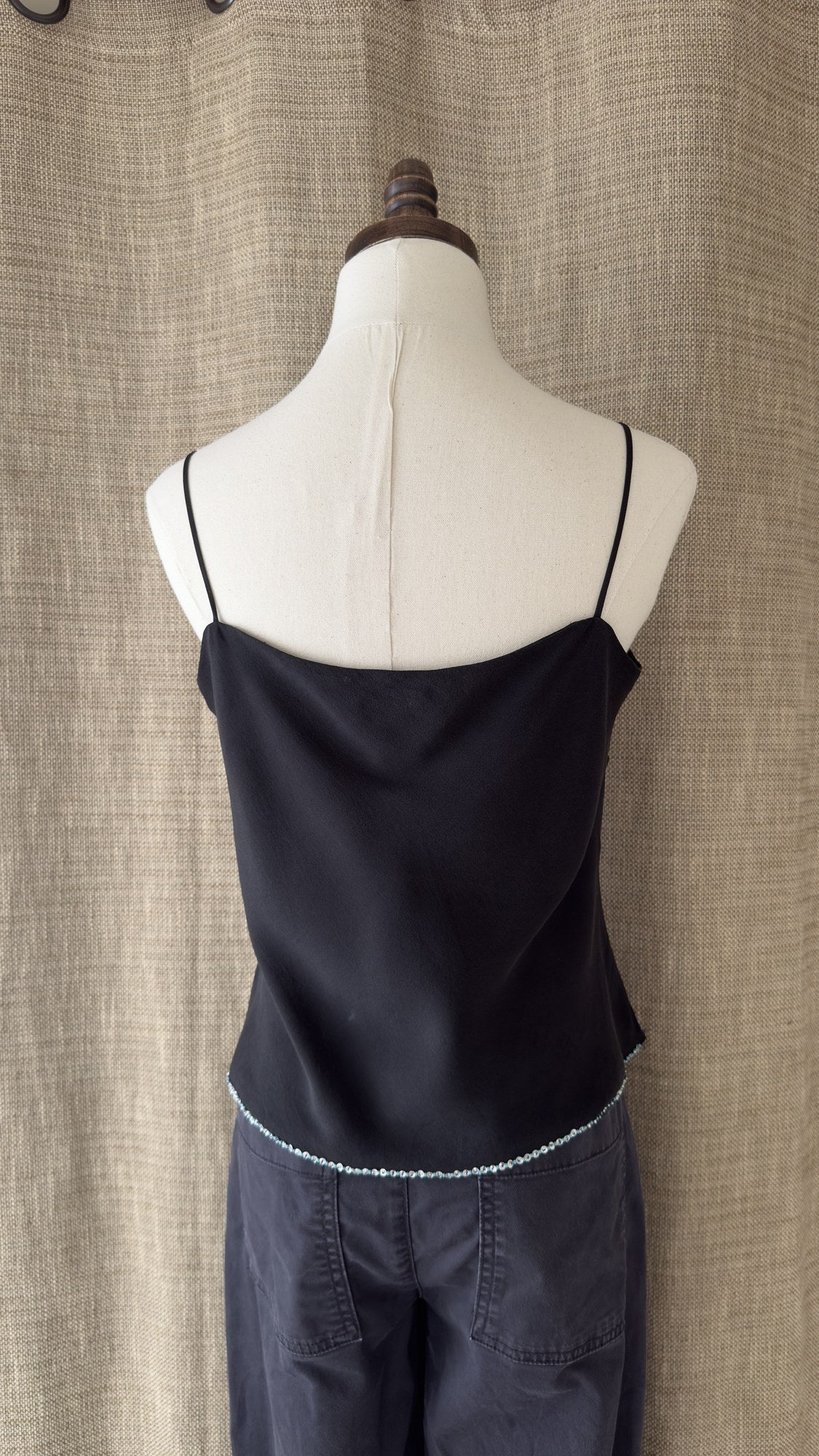 INV-104 Ann Taylor silk top mannequin back