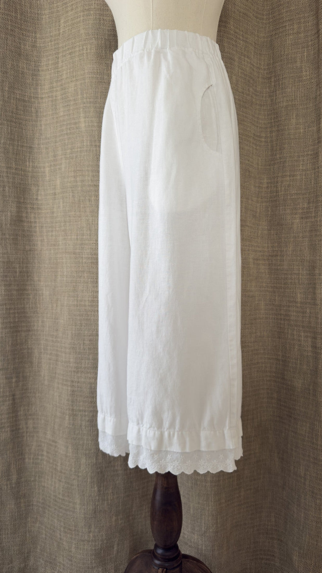 INV-256 For Cynthia linen trousers side view